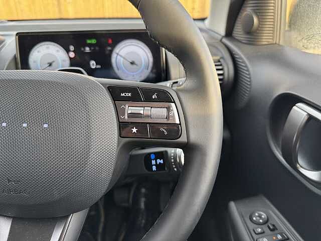 Hyundai INSTER 85kW 02 49kWh 5dr Auto Black