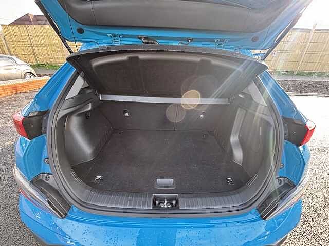 Hyundai KONA 150kW Premium 64kWh 5dr Auto
