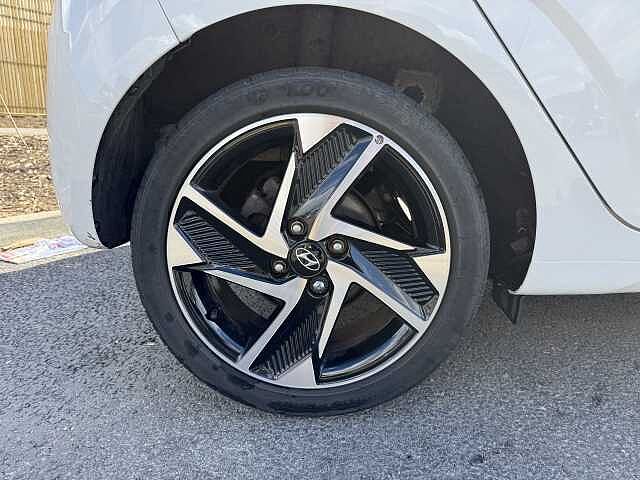 Hyundai i10 1.2 MPi Premium 5dr Auto