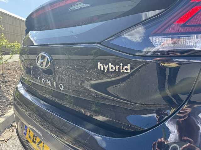 Hyundai IONIQ 1.6 GDi Hybrid Premium 5dr DCT Black