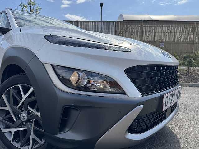 Hyundai KONA 1.6 GDi Hybrid Premium 5dr DCT White