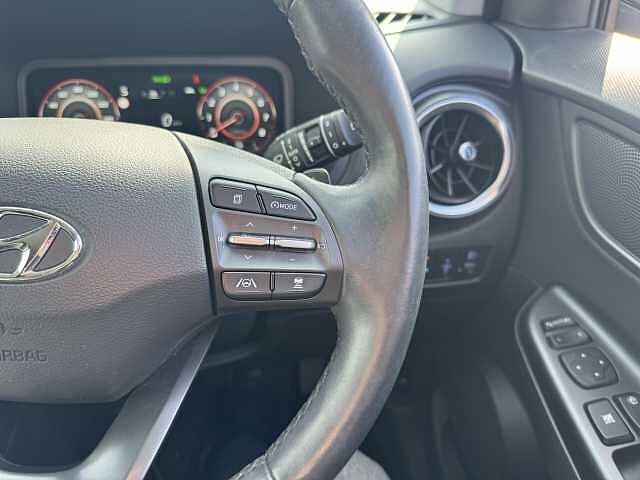 Hyundai KONA 1.6 GDi Hybrid Premium 5dr DCT White